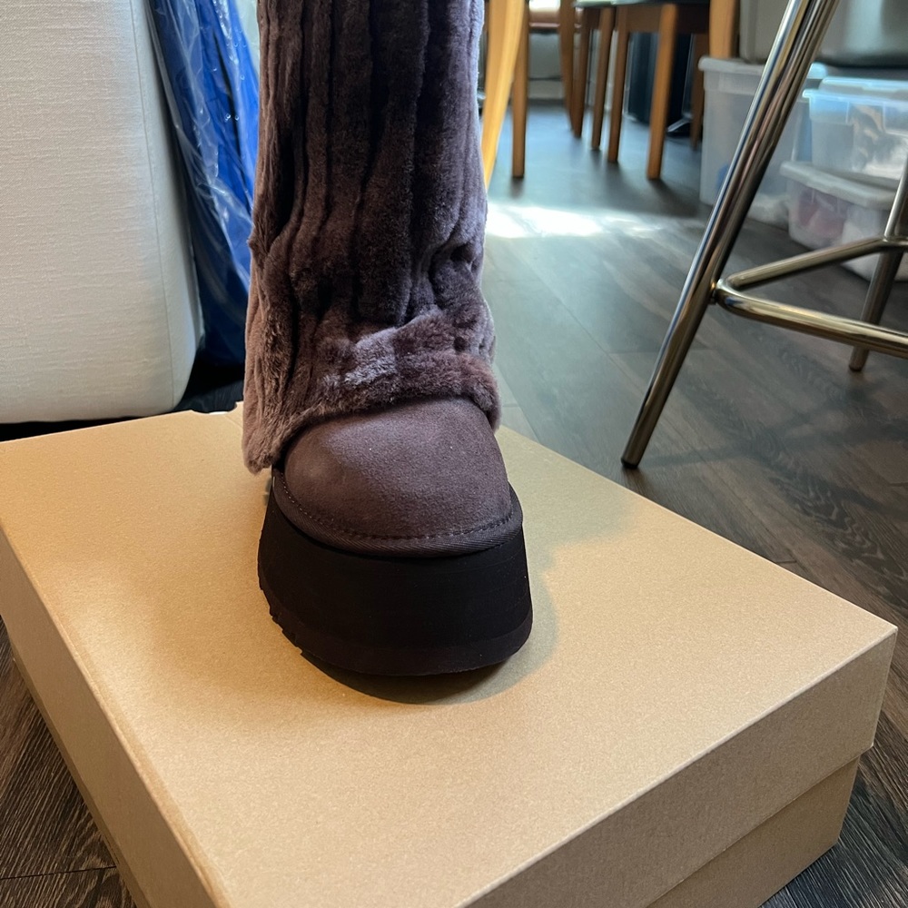 UGG Classic Short Sherpa Corduroy Platform Boot aka Churro UGGs 💗 - Picture 6 of 8
